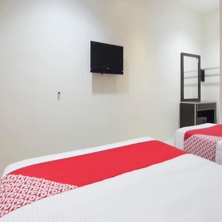 Oyo 44072 Mines Cempaka Hotel Nilai Eksteriør billede